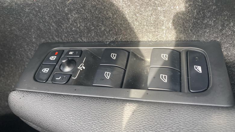 Volvo Xc40 1.5 T5 Recharge PHEV Inscription Pro 5dr Auto Estate